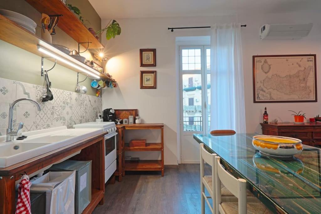팔레르모 La Casuzza Del Borgo - Porto - Politeama 아파트 외부 사진